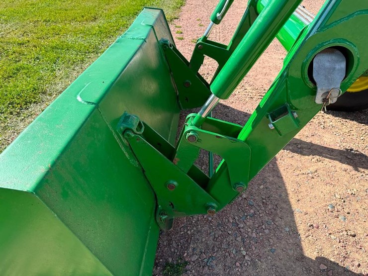 john-deere-6403-image-17