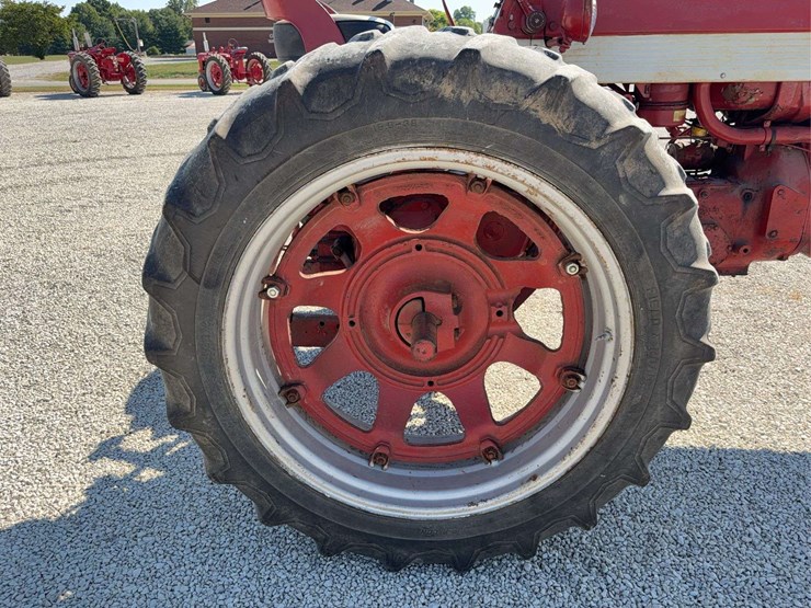 farmall-560-image-24