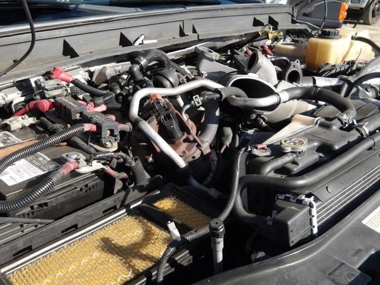 2015-ford-f550-xlt-image-11