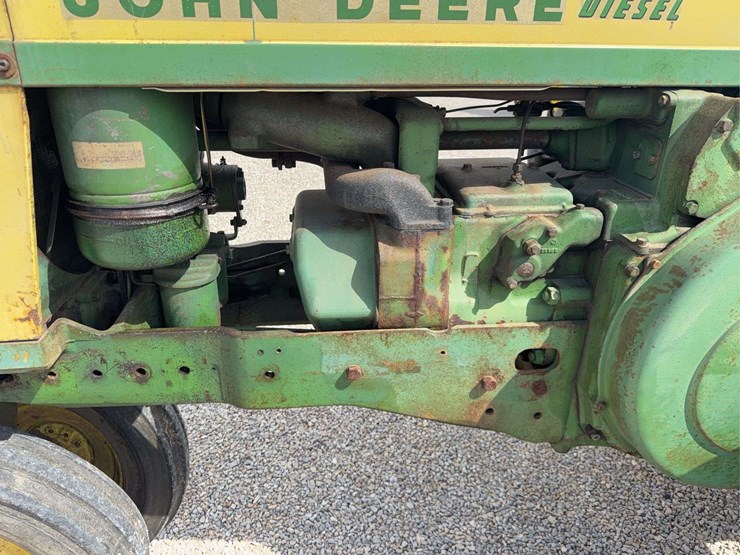 john-deere-720-image-21