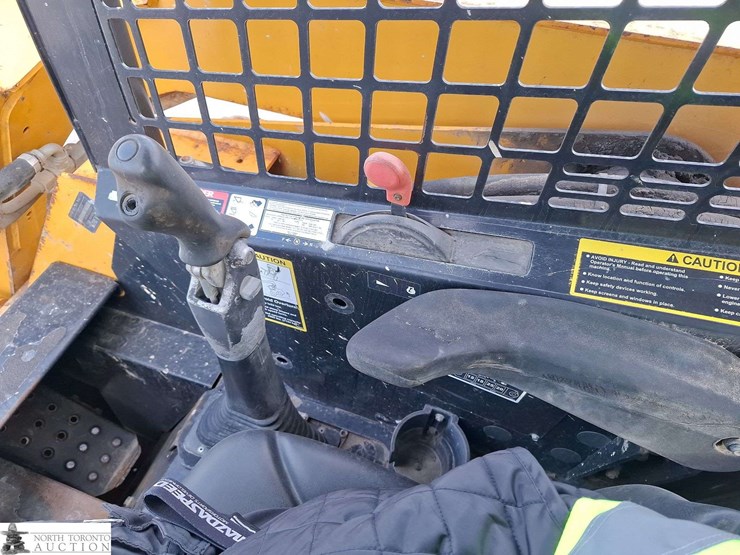 2008-john-deere-325-image-12