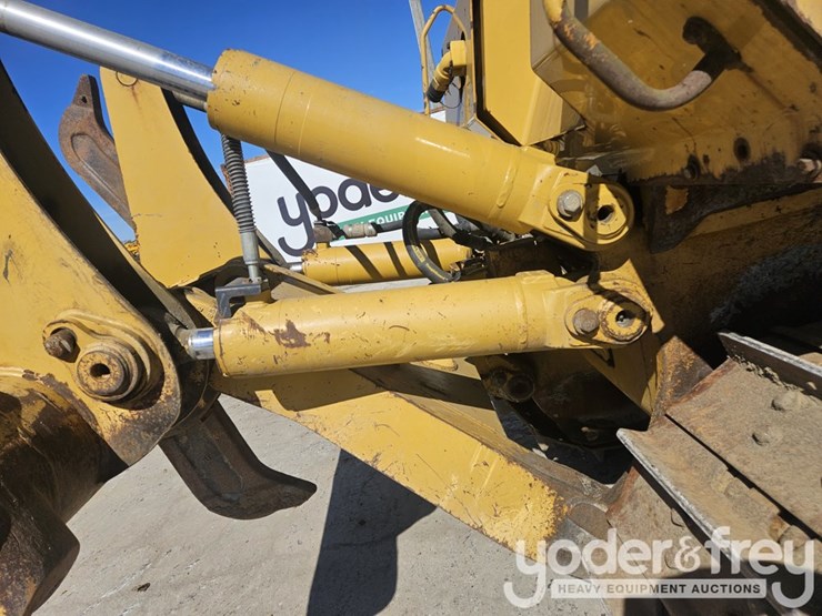 2010-caterpillar-d7e-image-17