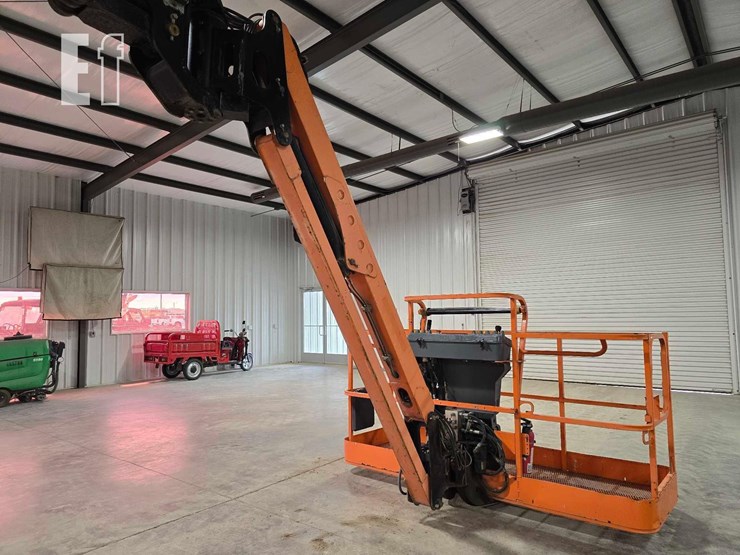2016-jlg-1250ajp-image-17