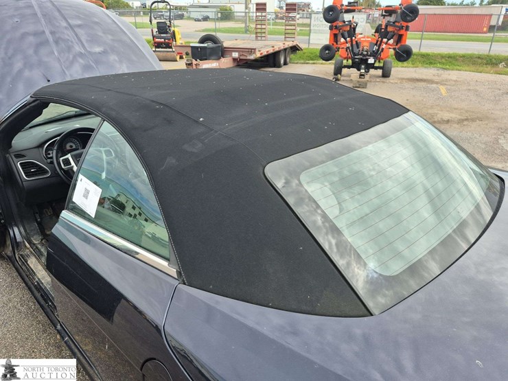 2012-chrysler-200-image-23