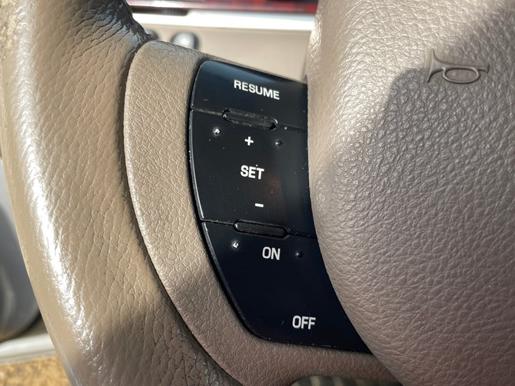 #201-•-2005-lincoln-town-car-(has-wi-title)-image-59