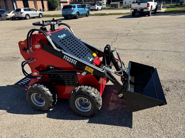 2026-unused-ft323tz-future-skid-steer-wheeler-loader-image-2