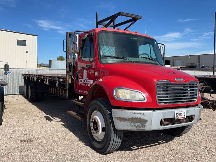 2007-freightliner-m2-business-class-image-3