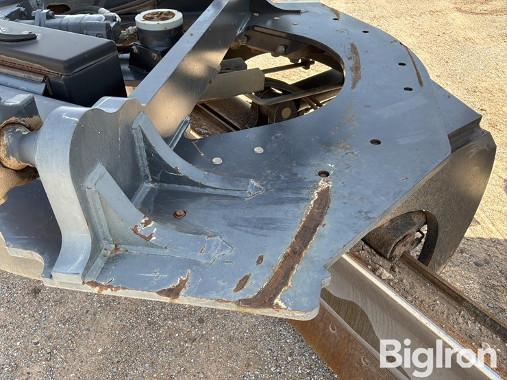 2013-deere-670g-image-10