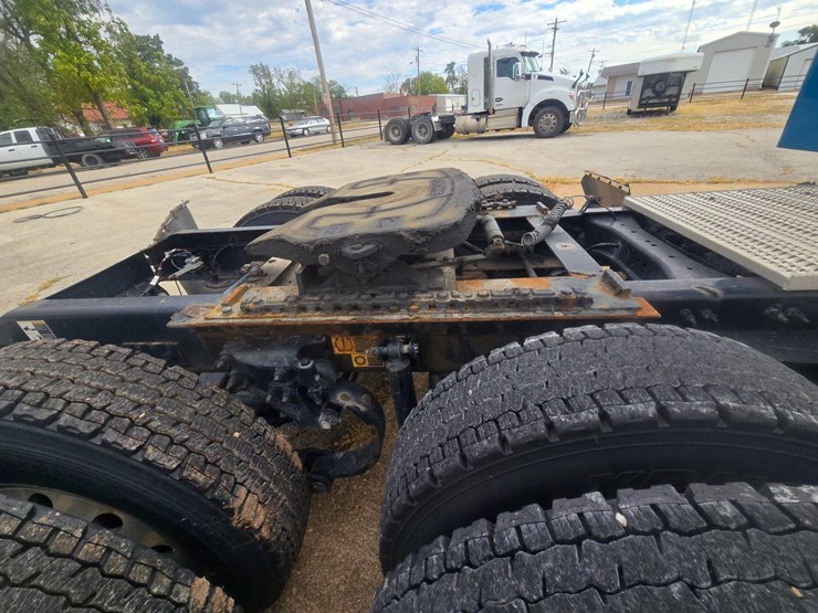 2020-peterbilt-579-image-88