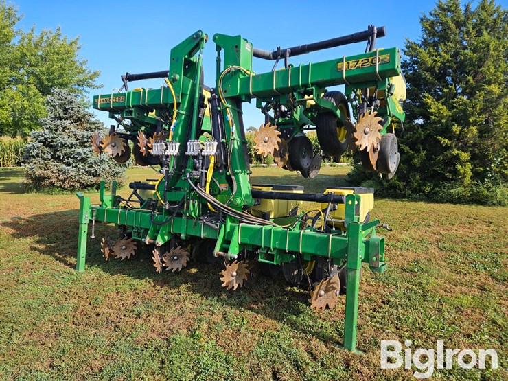 john-deere-1720-image-1