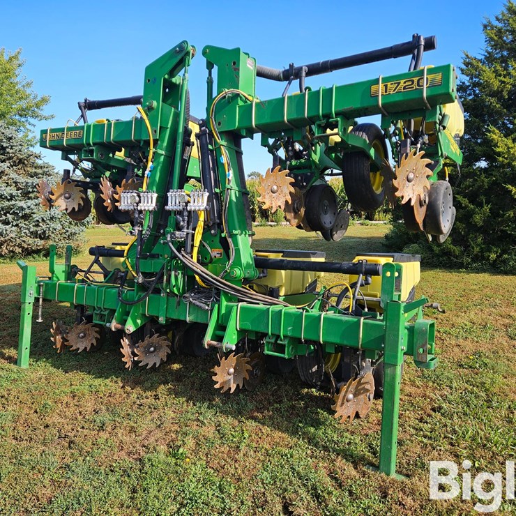 JOHN DEERE 1720