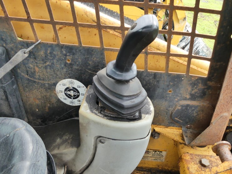 2003-caterpillar-226-image-12