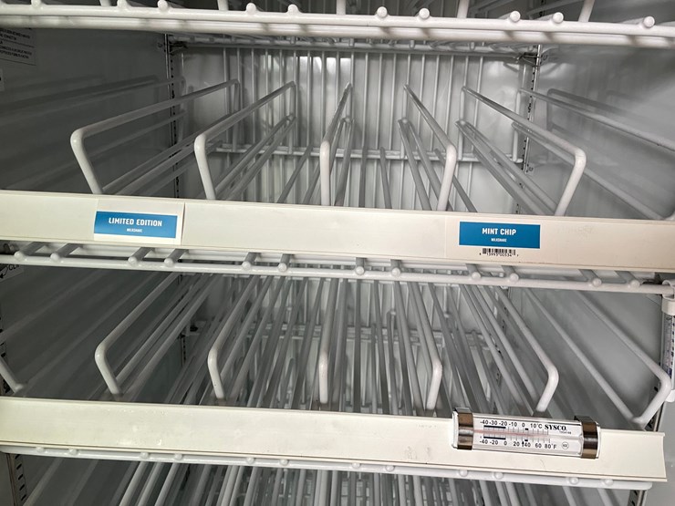 #4670-•-commercial-glass-door-freezer-image-18