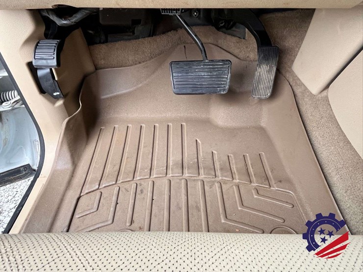2013-chevrolet-silverado-z71-/-4x4-/-3500hd-pickup-image-62