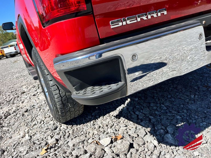 2014-gmc-sierra-z71-slt-pickup-truck-image-26
