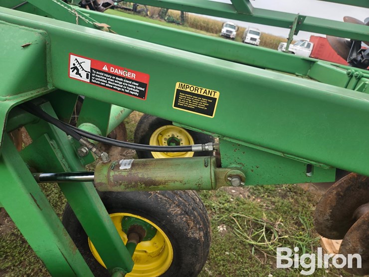 john-deere-630-image-15