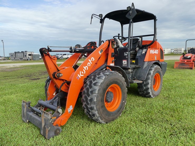 kubota-r640-image-1
