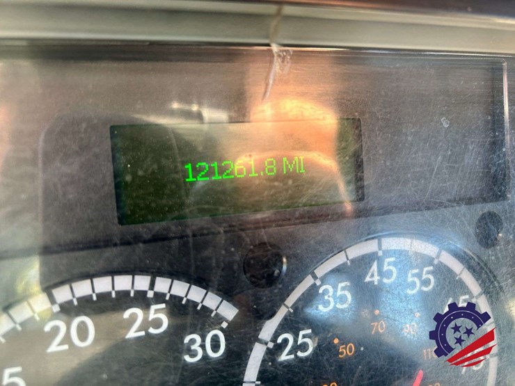 2019-freightliner-114sd-image-62