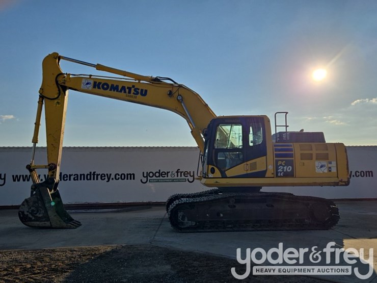 2015-komatsu-pc210-lc-11-image-2
