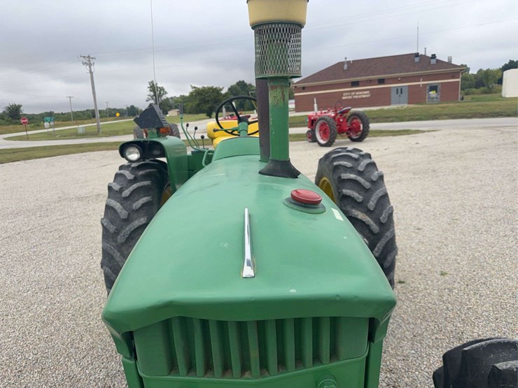 john-deere-3020-image-11
