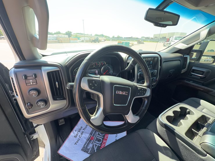 2019-gmc-sierra-2500-image-28