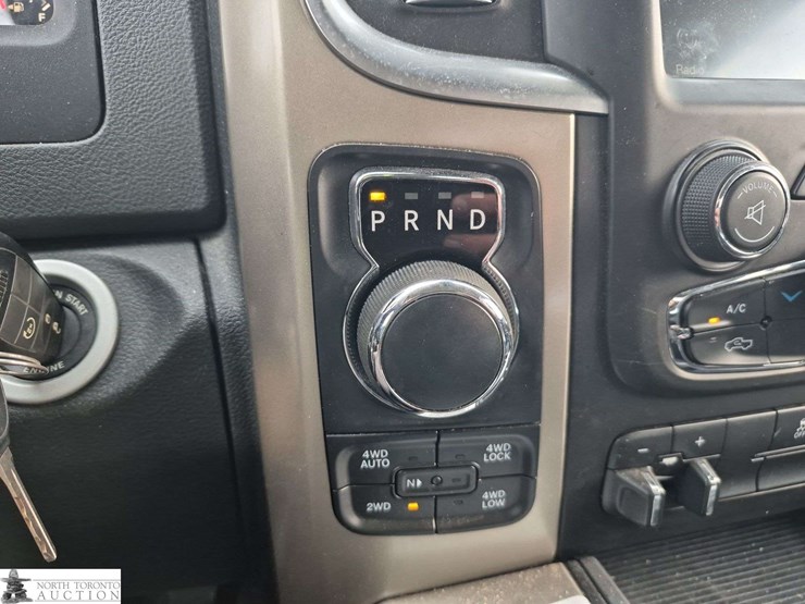 2014-dodge-1500-image-19