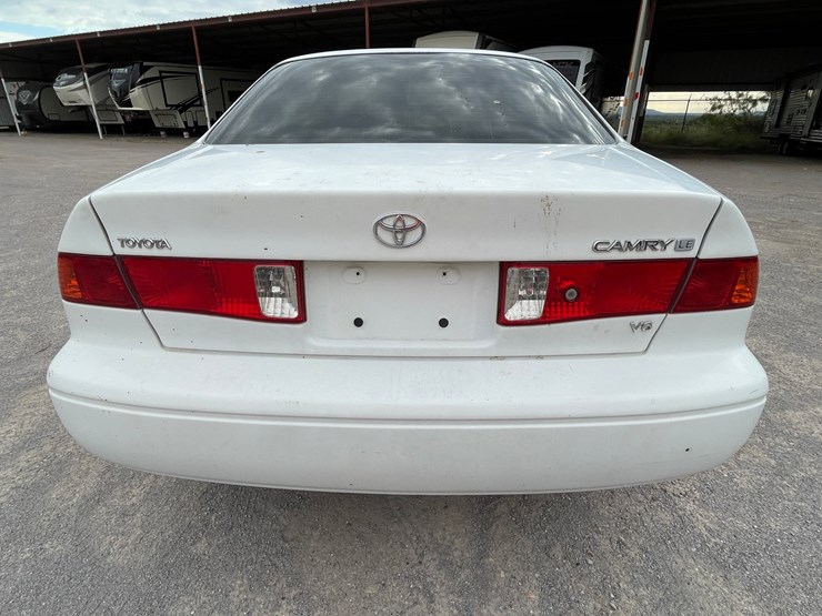 #2768-•-2001-toyota-camry-(title-in-delay)-image-104