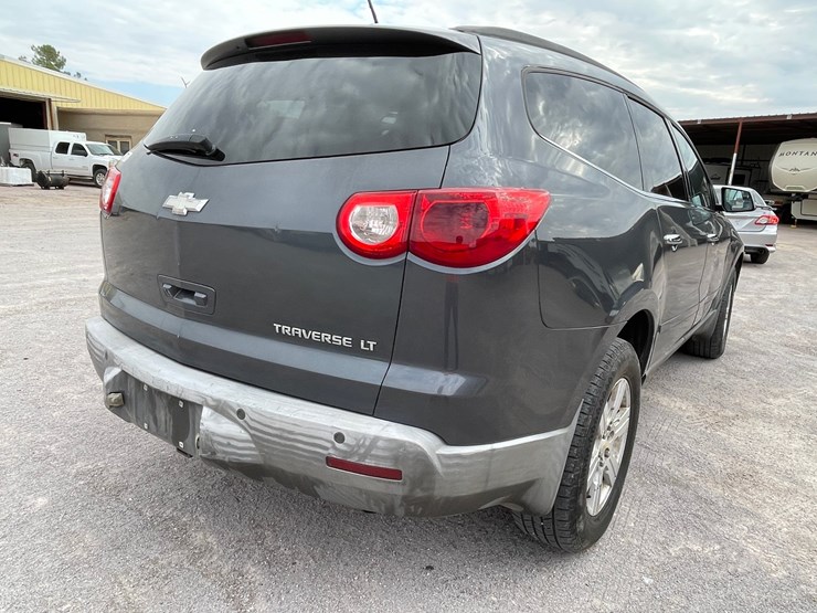 2010-chevrolet-traverse-image-106