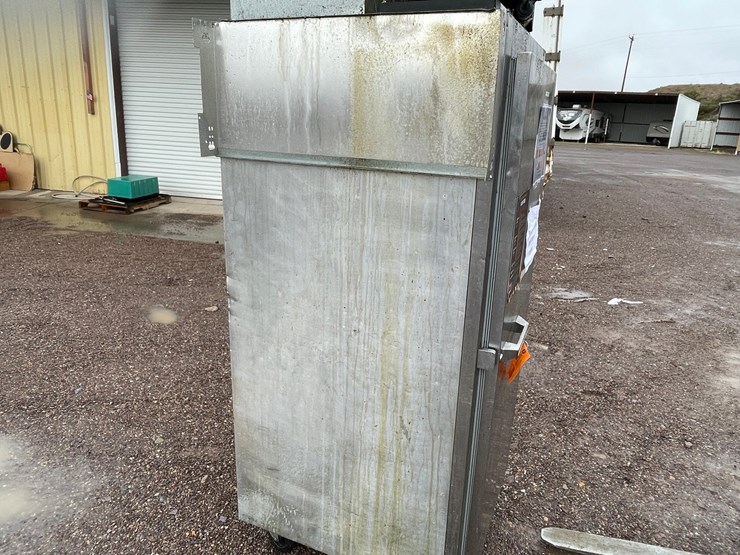 #4671-•-victory-commercial-freezer-image-14