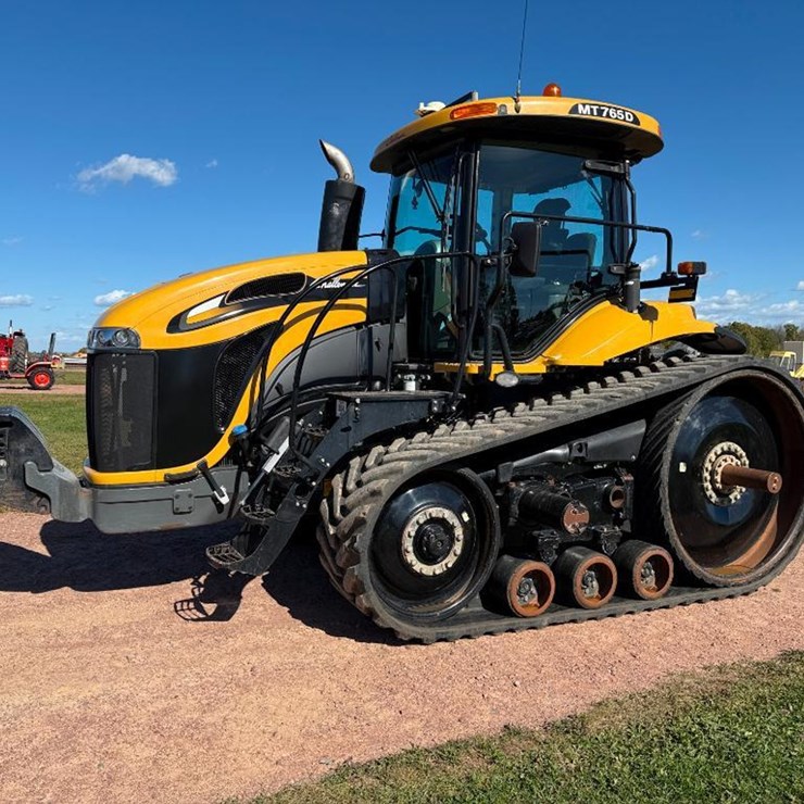 CHALLENGER MT765D