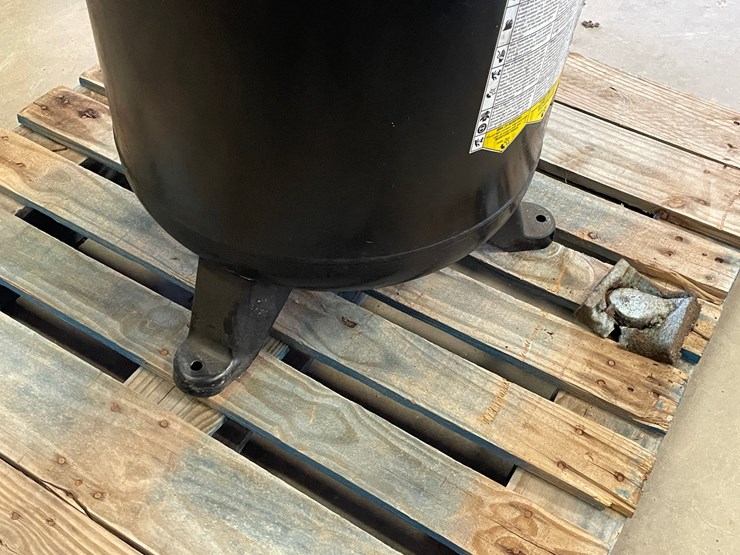 #4646-•-60-gallon-vertical-air-compressor-image-21