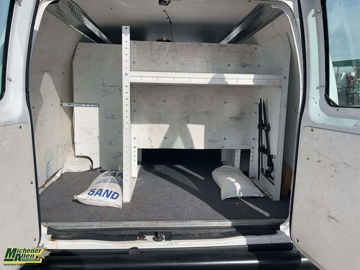 2013-ford-cargo-image-22
