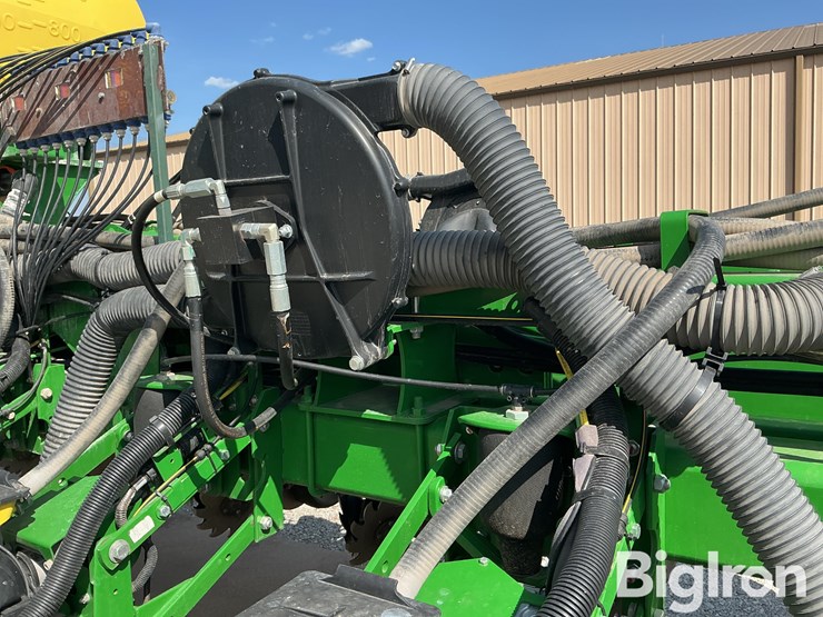 2018-john-deere-1775nt-image-17