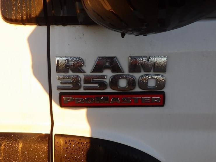 2021-dodge-3500-image-12