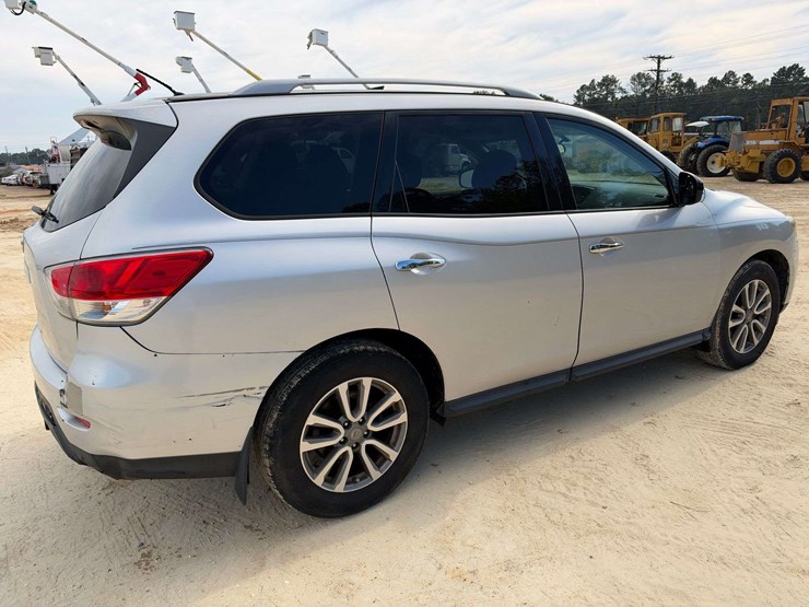 2015-nissan-pathfinder-image-3