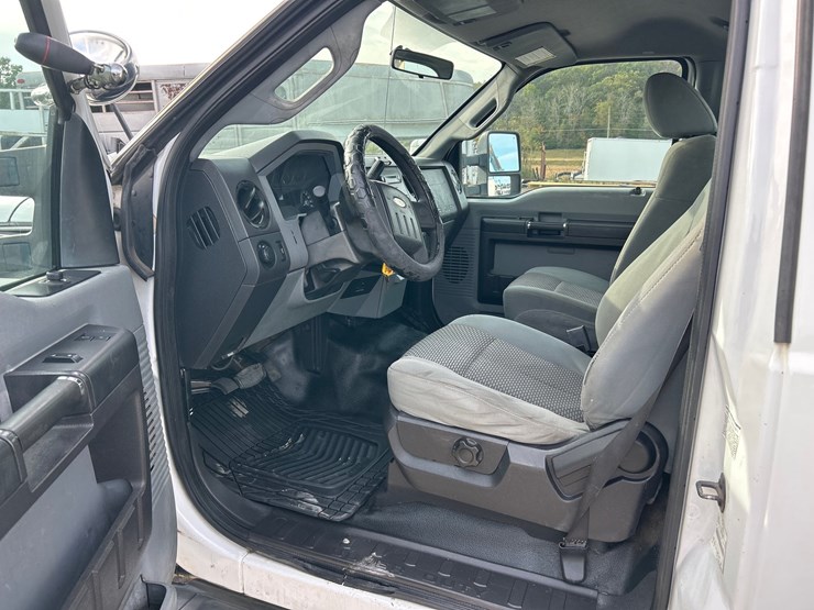 2011-ford-f450-image-14