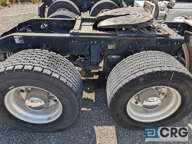 2014-peterbilt-386-image-10