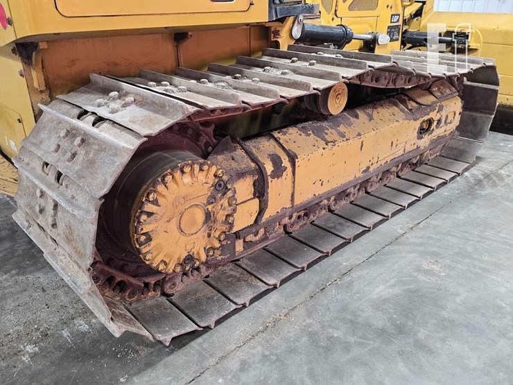2021-caterpillar-d3-lgp-image-41
