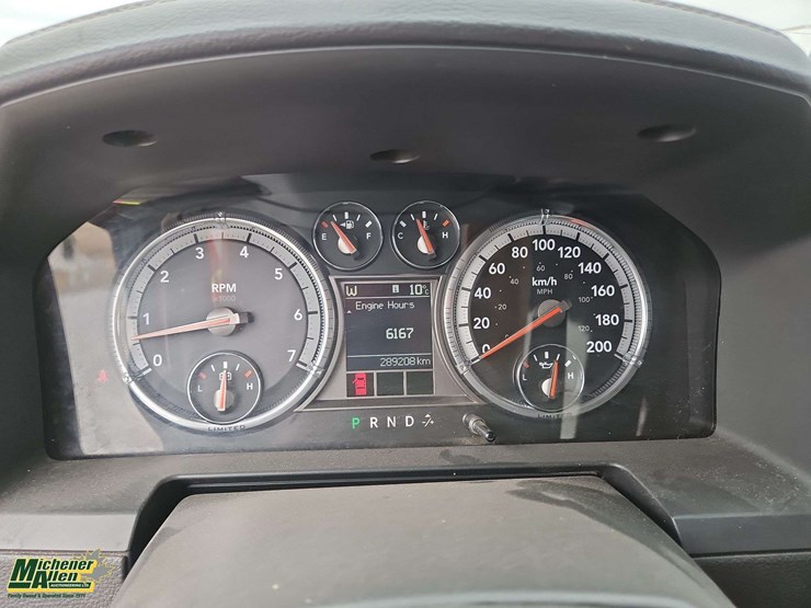 2012-dodge-1500-image-21