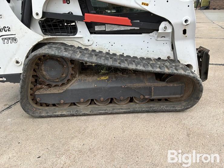 2019-bobcat-t770-image-16