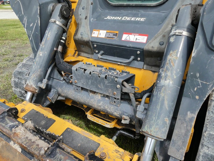 2025-deere-333p-image-14