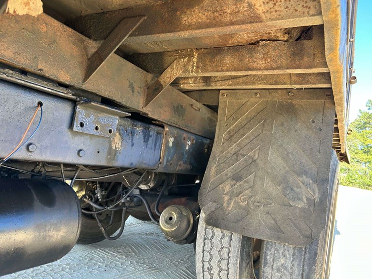 1989-mack-r688st-image-24