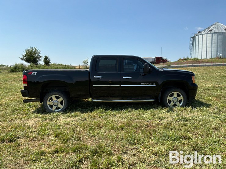 2012-gmc-sierra-2500-image-4