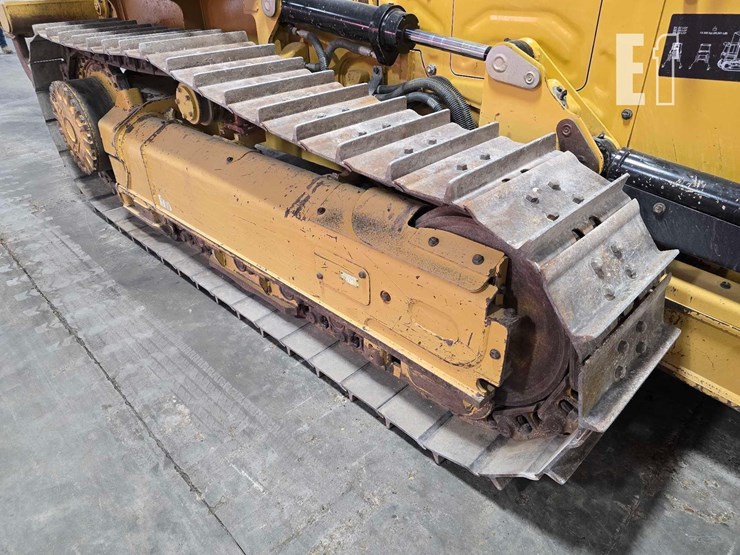 2023-caterpillar-d1-image-37