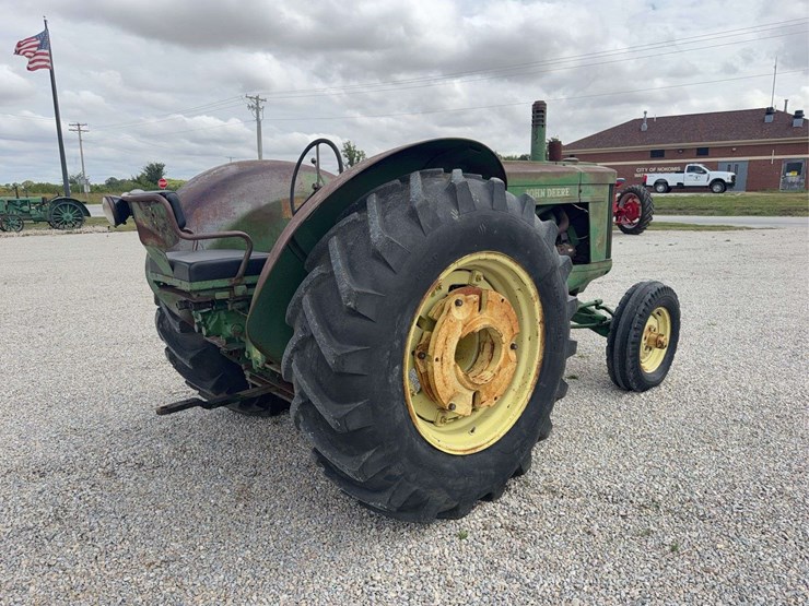 1954-john-deere-60-image-3