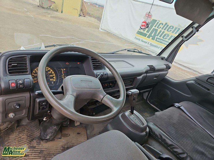 2005-gmc-w5500-image-20