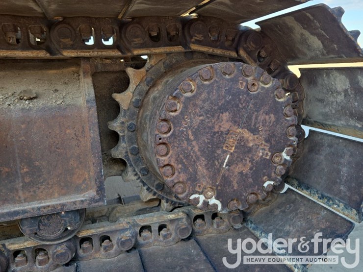 2015-komatsu-pc210-lc-11-image-14