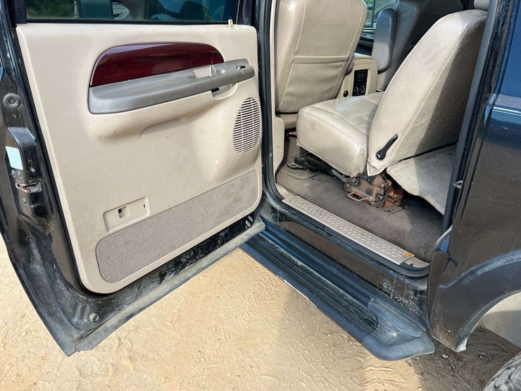 2004-ford-excursion-limited-image-20