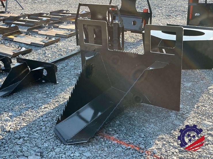 40-in.-skid-steer-spade-bucket-attachment-image-1