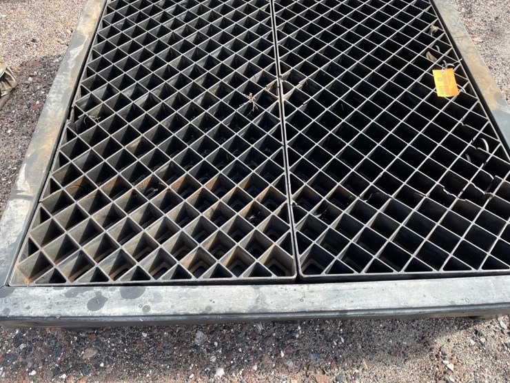 #4661-•-spill-containment-pallet-image-3